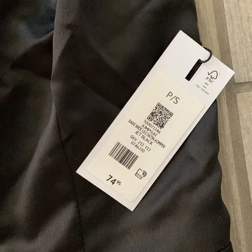 Dynamite bare wide leg satin jumpsuit - Image 5