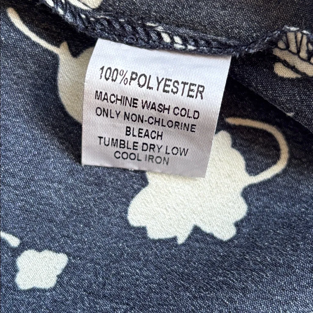 Papermoon Navy and Cream Floral Blouse - Image 6