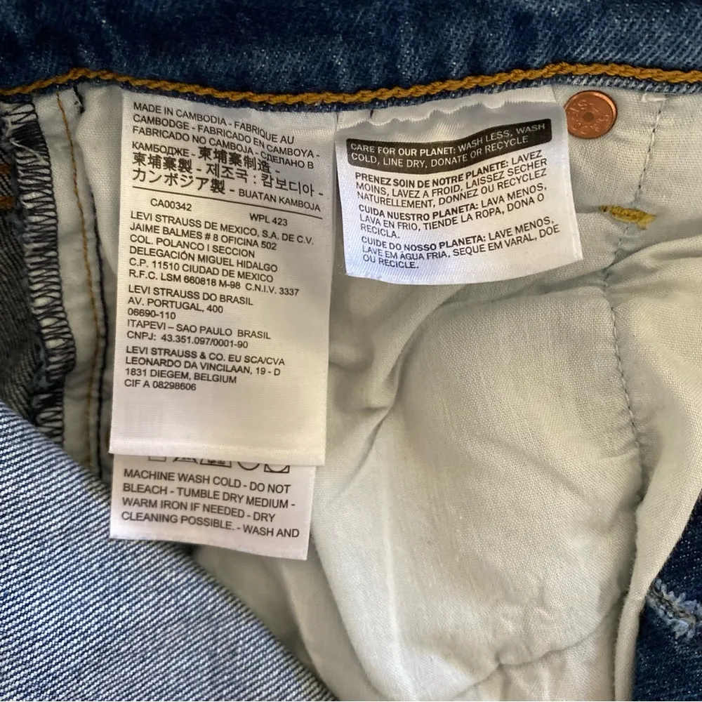 Levi’s premium ribcage shorts high waist distressed Frayed hem denim sz 26 - Image 7