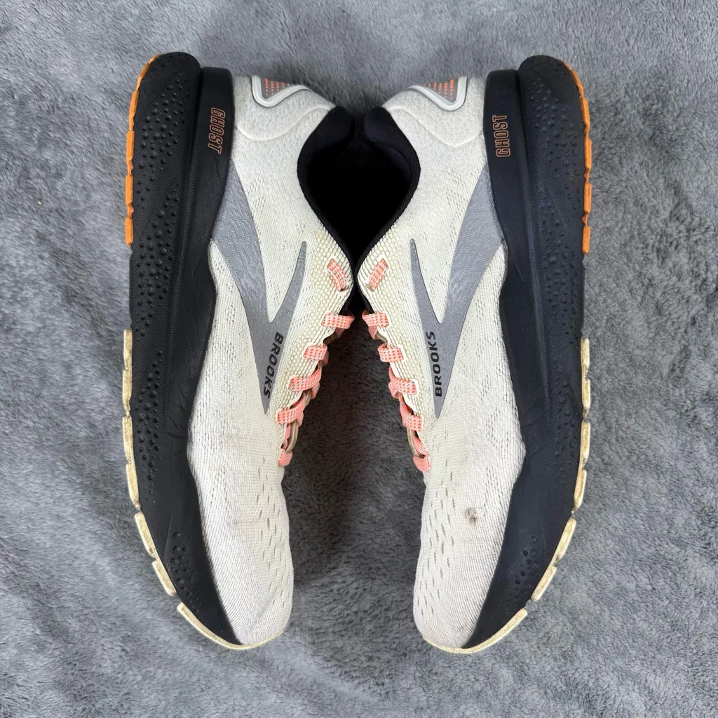 Women’s 9 Brooks Ghost 16 Road Running Shoe Ecru Orange Black Workout Training - Image 4