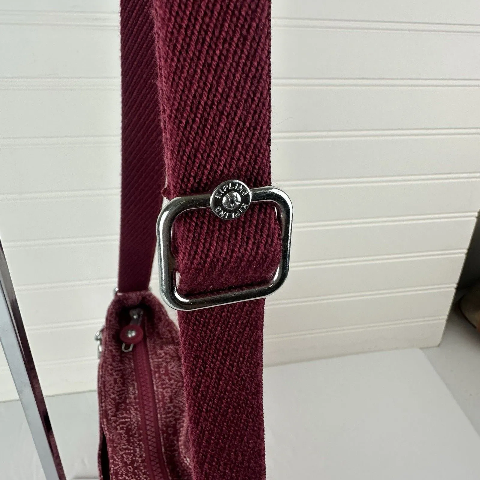 Kipling Angie Raspberry Maroon Zip Purse Crossbody Bag Adjustable Strap Pockets - Image 6