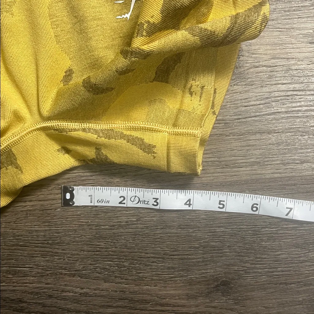 Gymshark Adapt Camo Seamless Light Yellow Athletic Short Size XS - Image 8