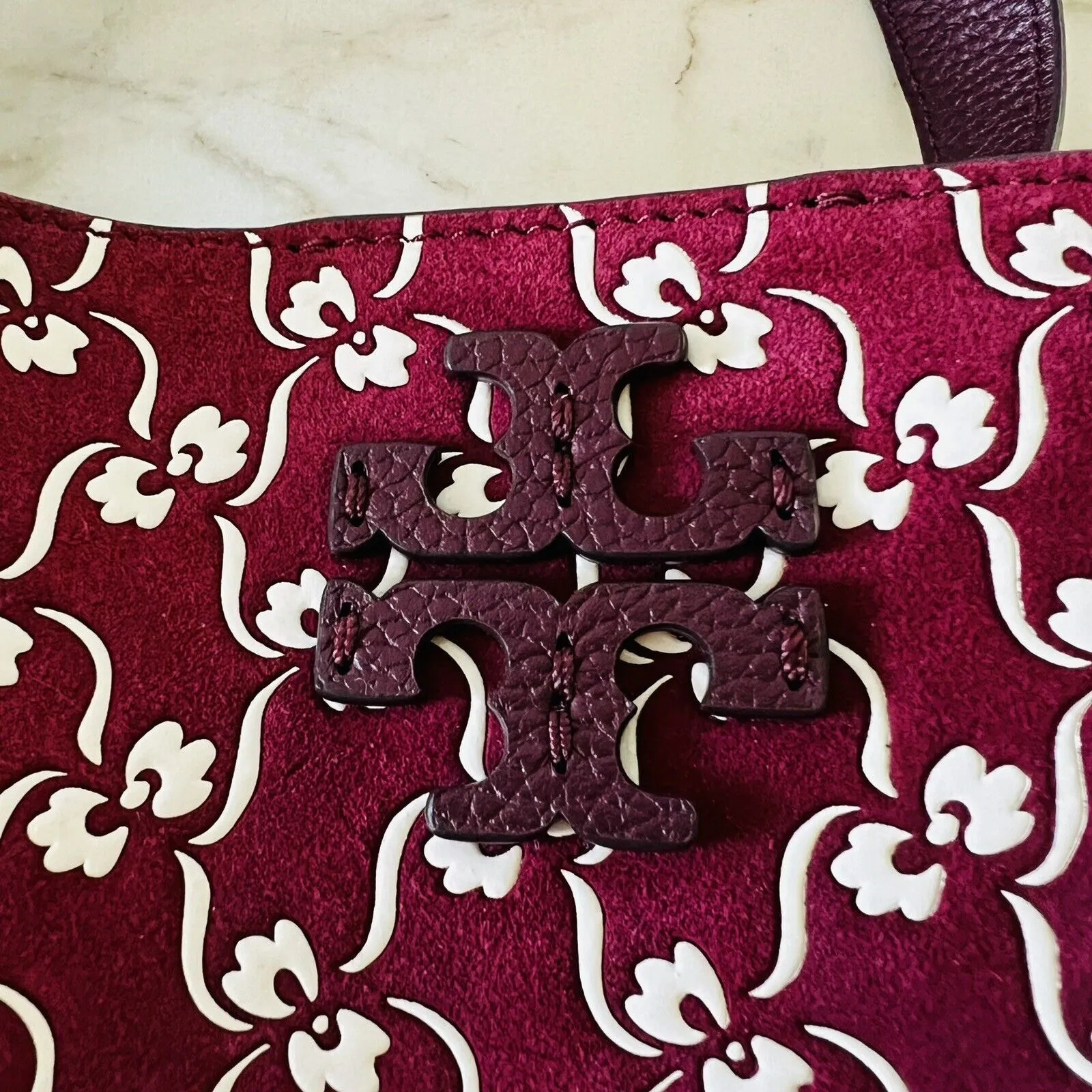 TORY BURCH McGraw Burgundy Leather High Frequency Small Bucket Crossbody Bag - Image 3