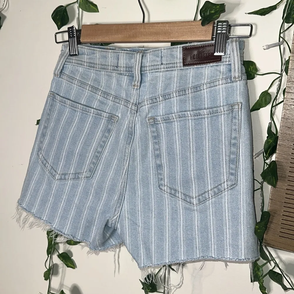 Striped “Ultra High Rise Mom Short 3” Jean Shorts - Image 4