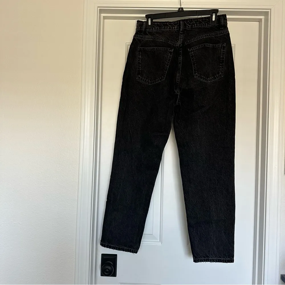 Black Women’s 8  Denim Jeans Perfect for Fall - Image 3