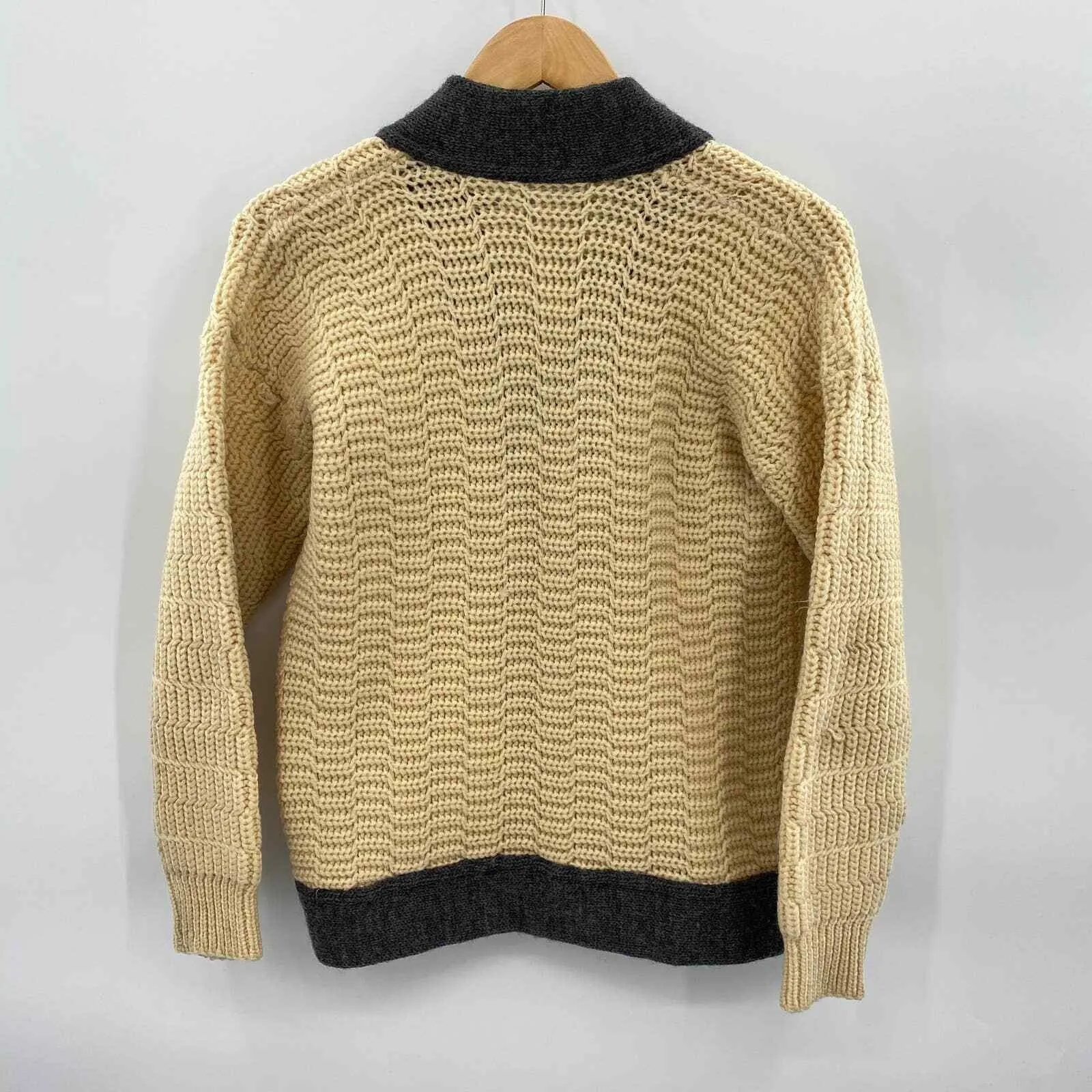 Vintage Chunky Knit Cardigan Sweater Medium Cream Gray Coin Button Grampacore - Image 4