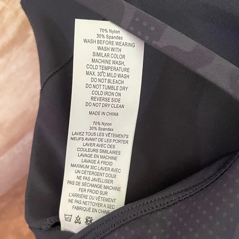 Zyia Active spaghetti strap padded camouflage sports bra size small - Image 8