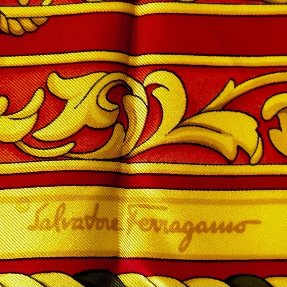Salvatore Ferragamo scarf - Image 6