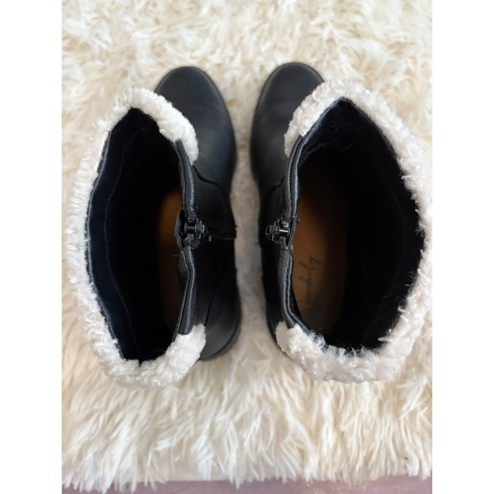 Black Faux Leather Ankle Boots with Sherpa Collar Lug Sole Winter Women 7.5‎ - Image 8
