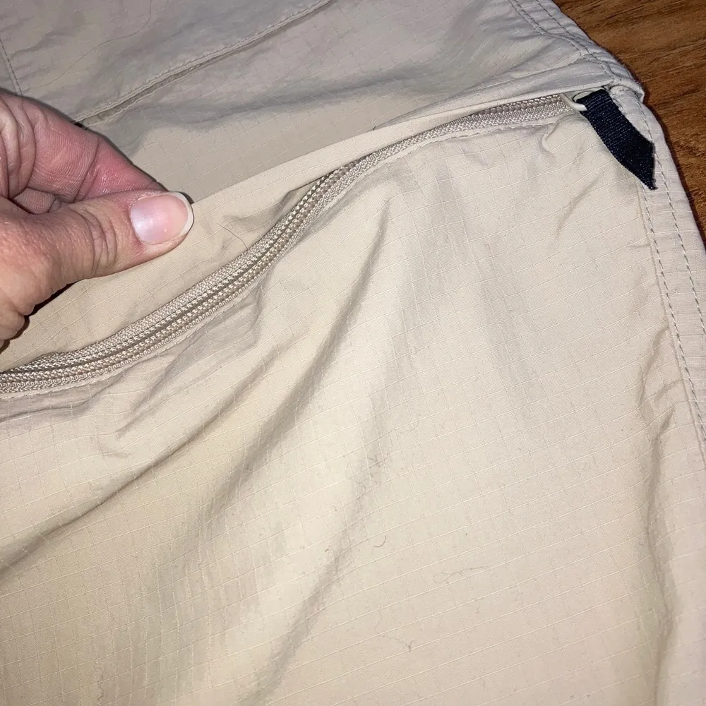 Lands End small tan outdoor quick drying convertible pants - Image 3