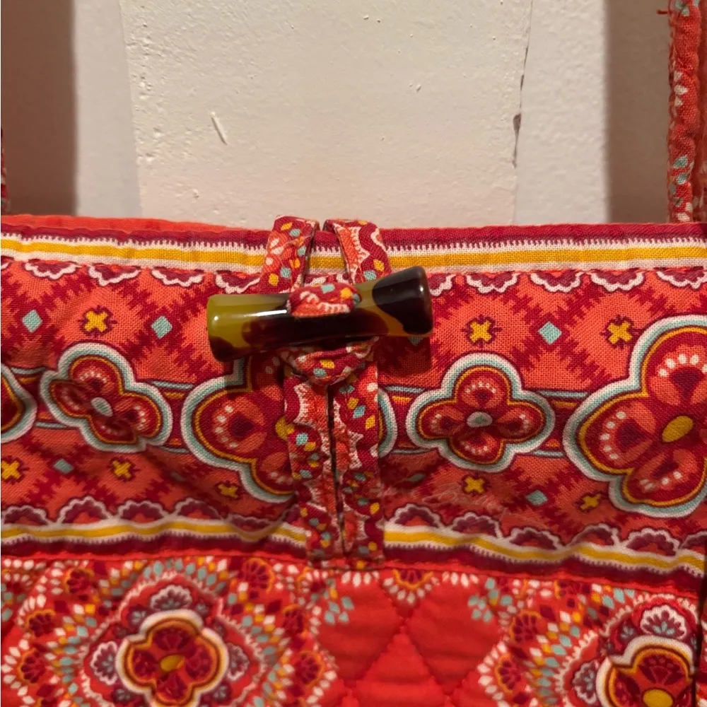 Large Quilted Red Tote Bag With Toggle Closure - Image 5