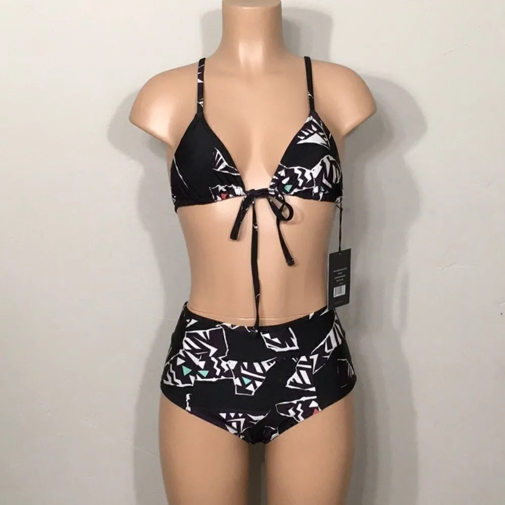 INSIGHT hi waisted bikini. NWT Black Size undefined - Image 3