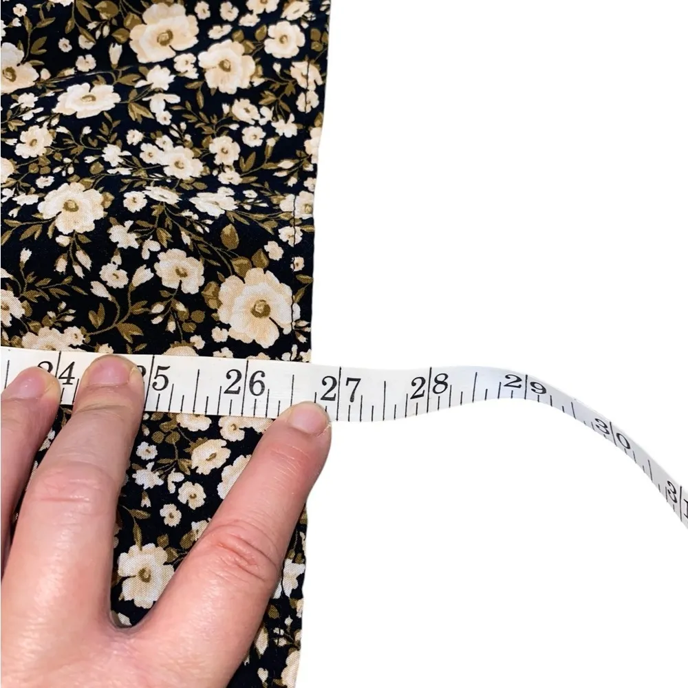 Old Navy black and cream floral tank top - Image 11