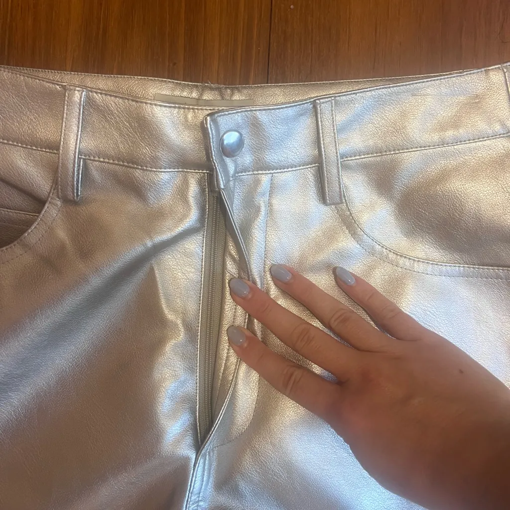 Wayf Shimmering Silver Leggings - Image 2