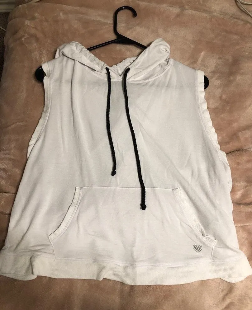Slit back white sleeveless hoodie - Image 2