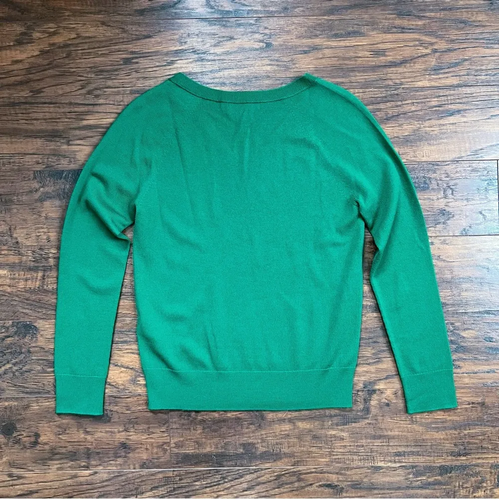 Banana Republic • Seamless Merino V-neck Sweater pullover Luscious Green wool - Image 8