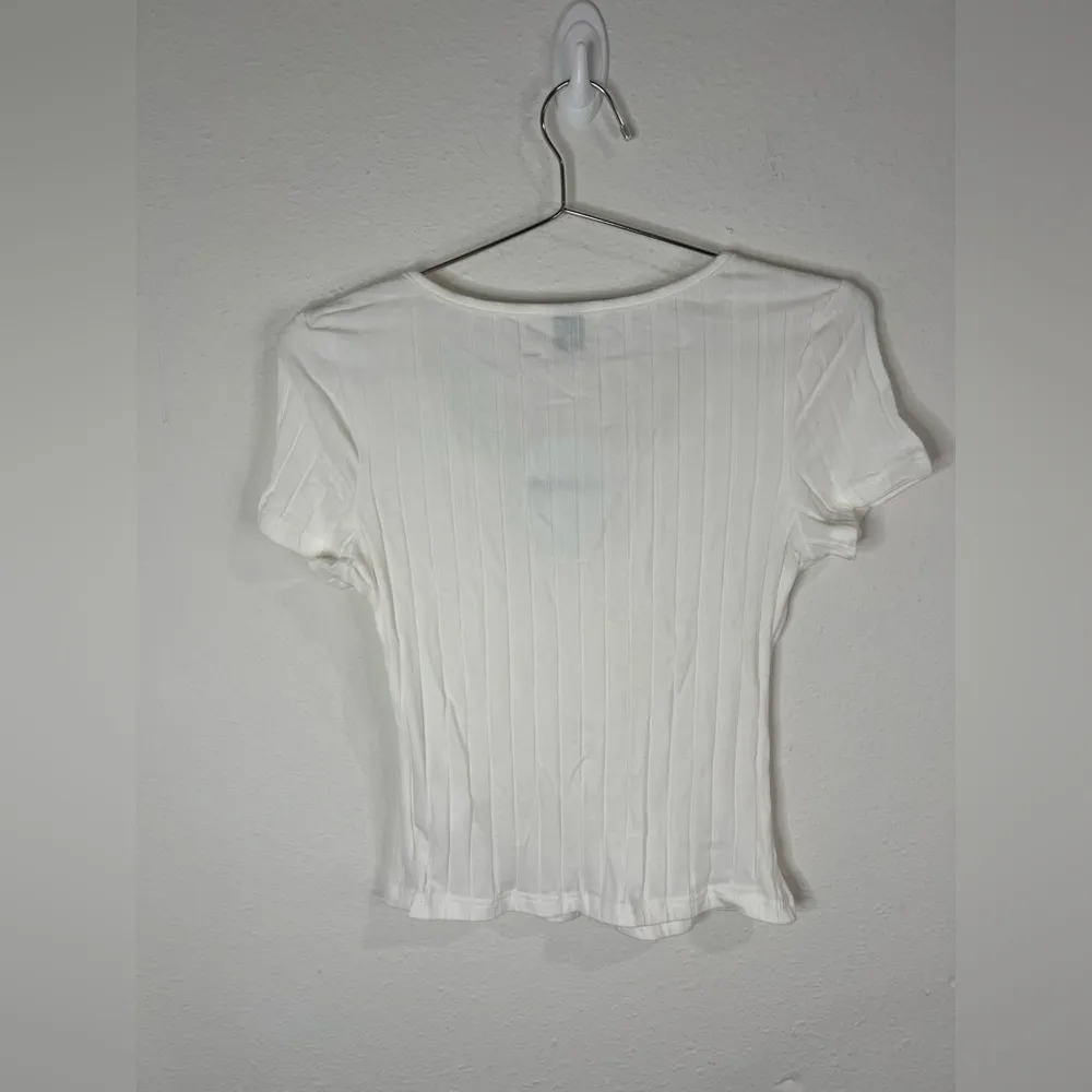 SHEIN Women’s White Ribbed Top & Blue Floral High-Waisted Shorts Set Size Medium - Image 6