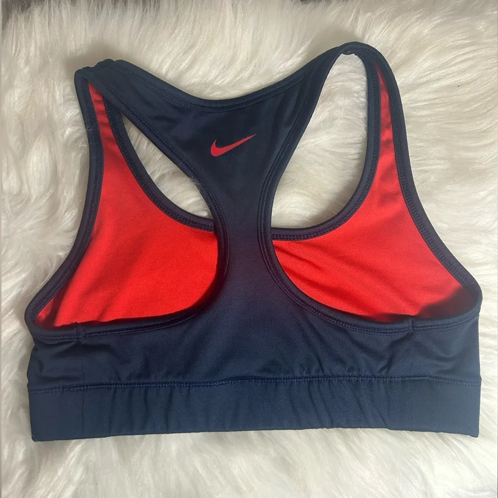 Nike Dri-Fit Classic BRAVES Sports Bra Size Small - Image 2