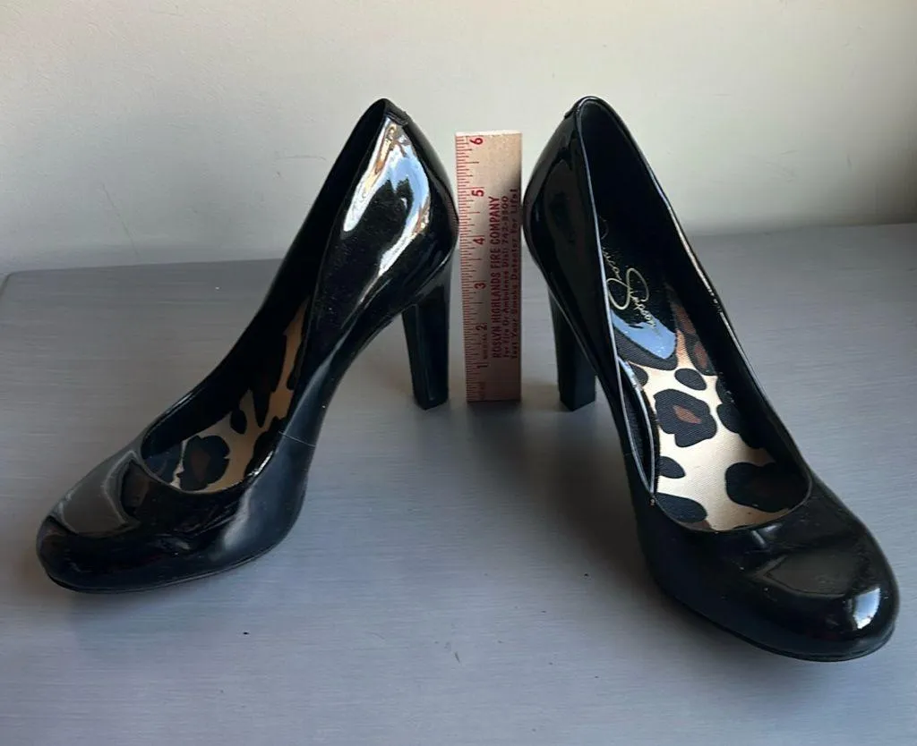 Women’s Jessica Simpson patent leather pumps - Image 2