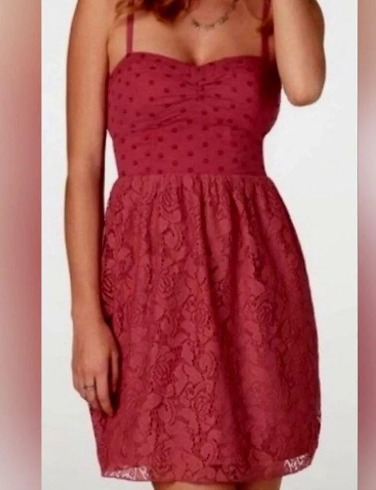 American Eagle Outfitters size x-small spaghetti strap maroon dotted lace dress - Image 3