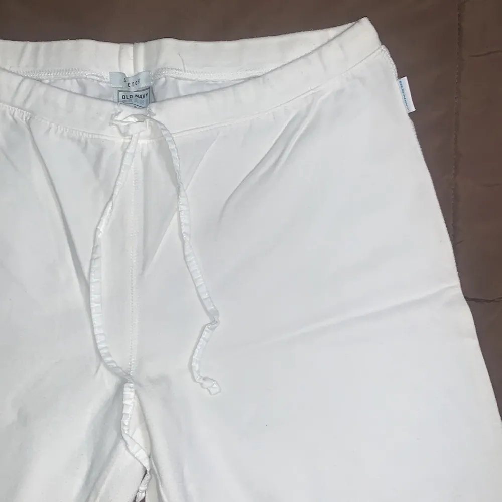 Old Navy white pants - Image 4