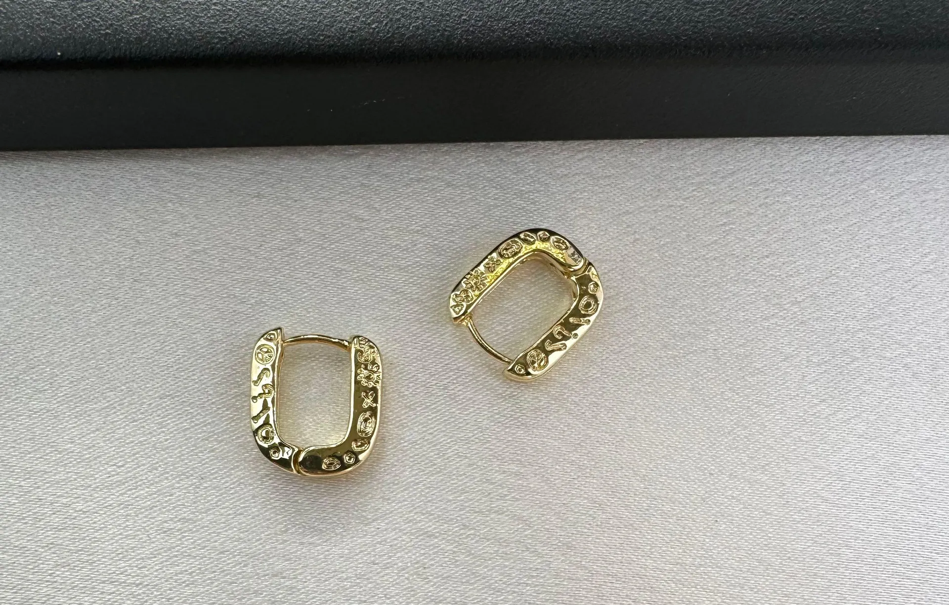 Small Geometric Square Hoop Earrings for Women Gold - Image 4