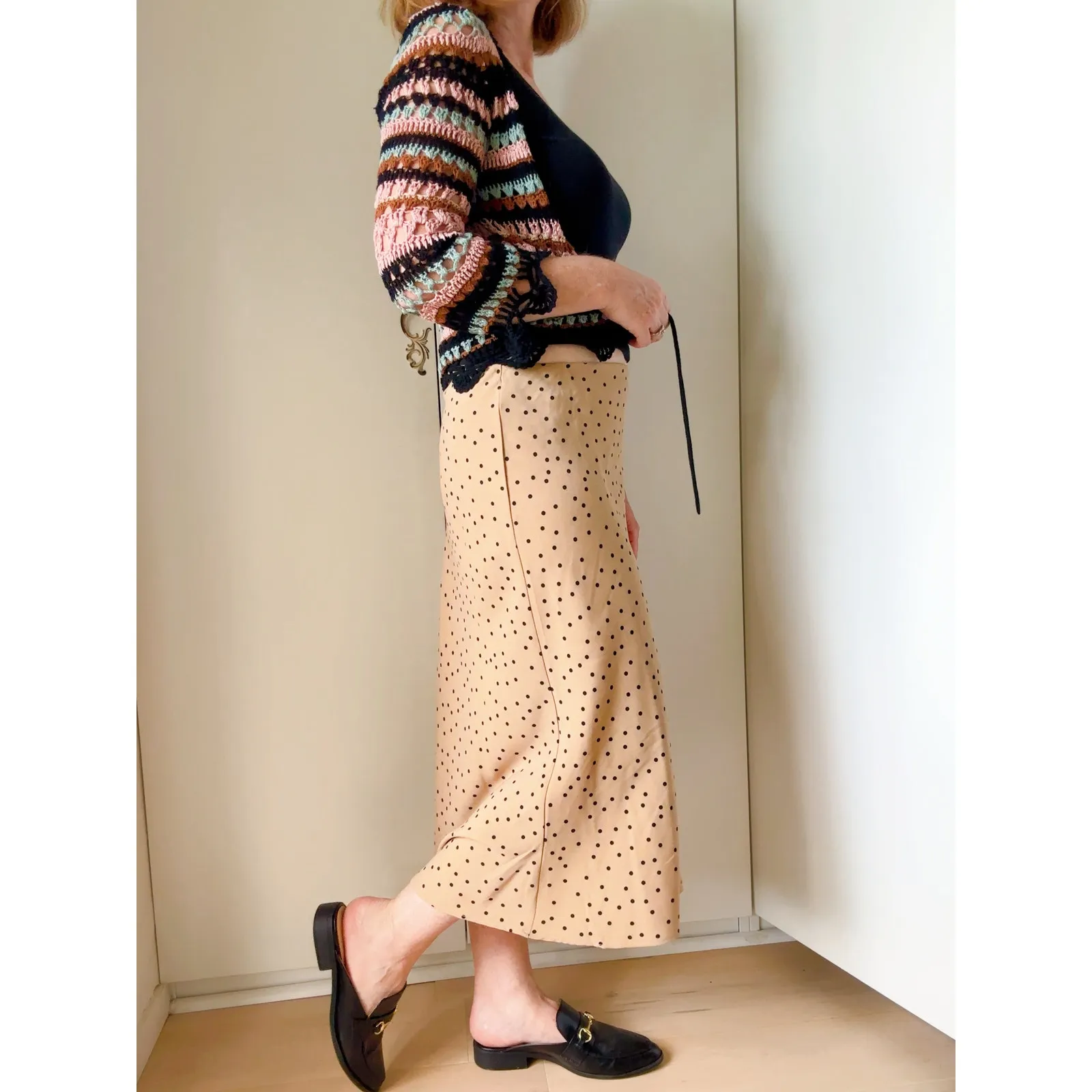 Womens Bias Cut skirt Midi Tan Black Polka Dot Print Size 8 Classic Y2K Style - Image 8