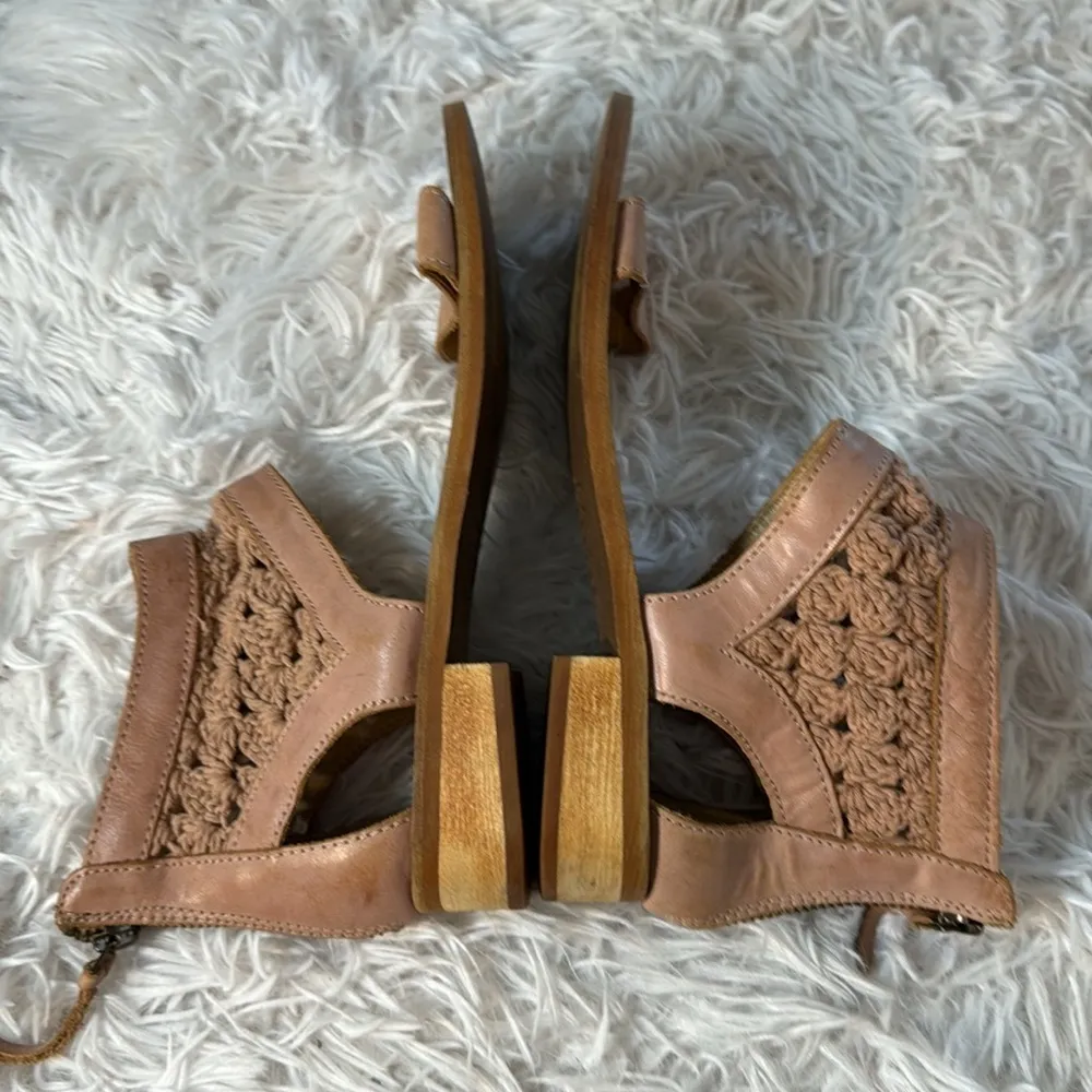 Anthropologie Latigo Womens Shoes Rupee Sandals Leather Flat Crochet Boho 7 - Image 6