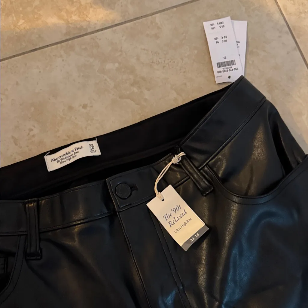 Abercrombie & Fitch The 90’s Relaxed Jean Ultra High Rise 
Black Vegan Leather - Image 2