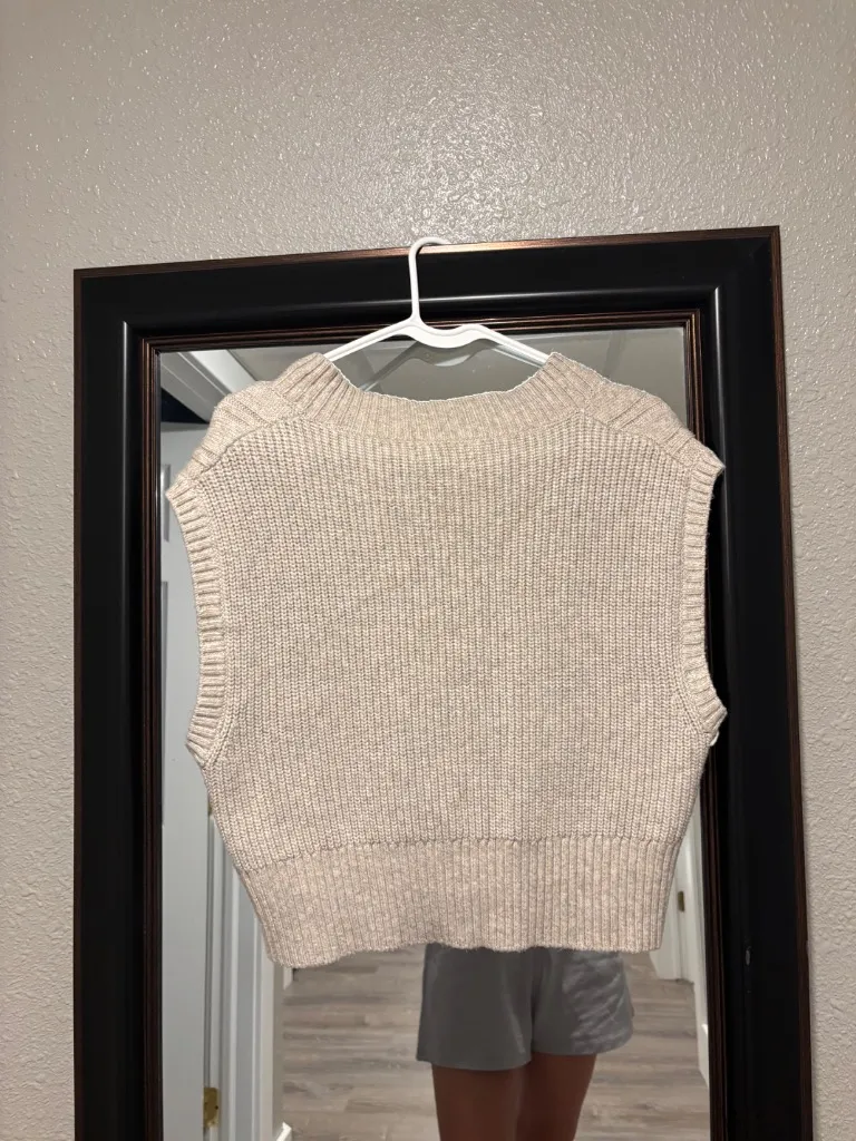 Sincerely Jules v-neck sweater vest - Image 3