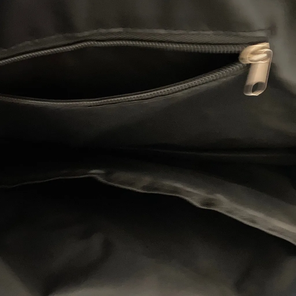 Minimalist Large - Image 7