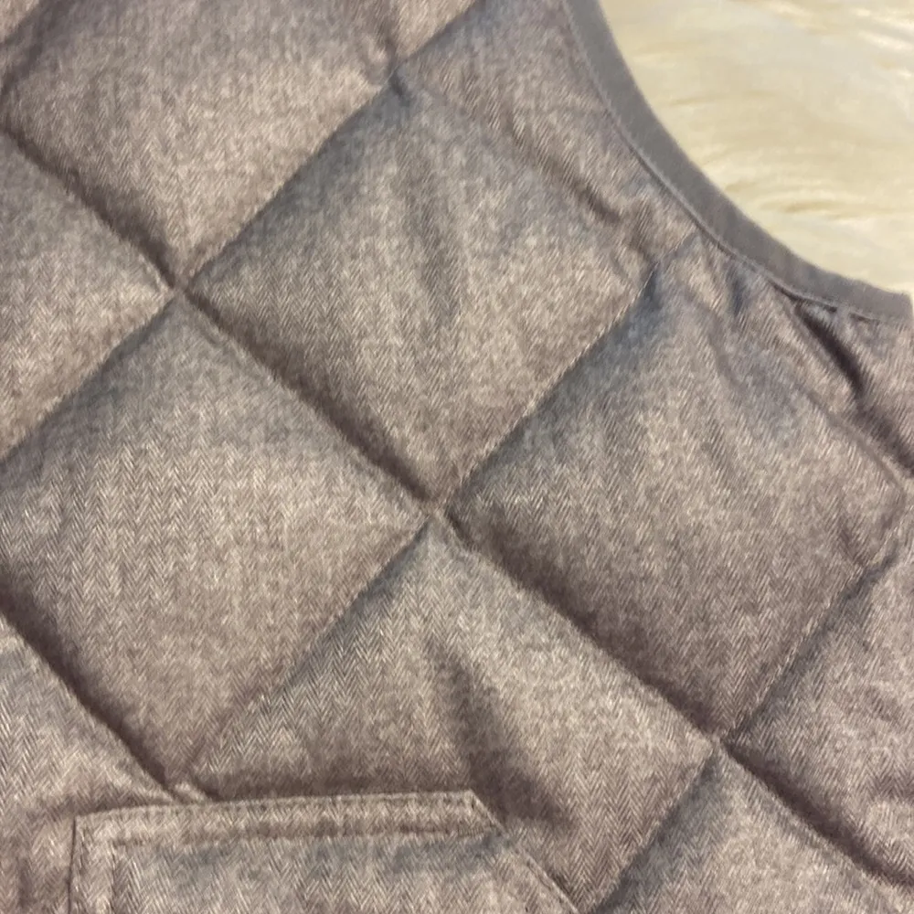 J.Crew Puffer Vest size S BNWOT silver/gray color length 25” bust 34” - Image 16