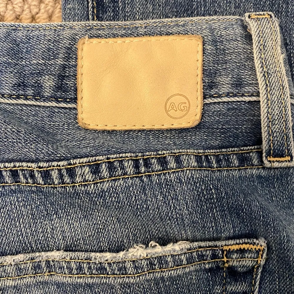 AG The Ex Boyfriend Slim faded distressed cropped jeans 24R. Straight. Stetch - Image 4