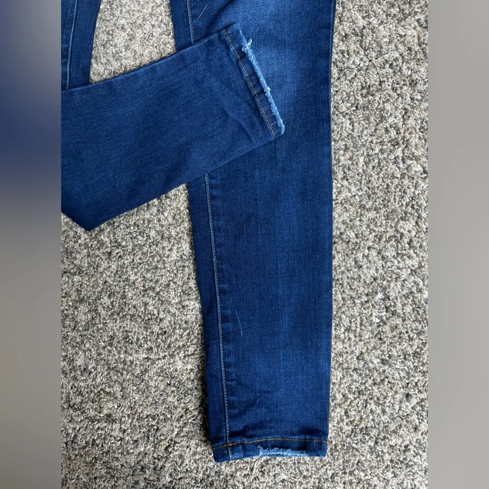 Kancan mid rise super skinny jeans dark wash size 5/26 Blue - Image 2