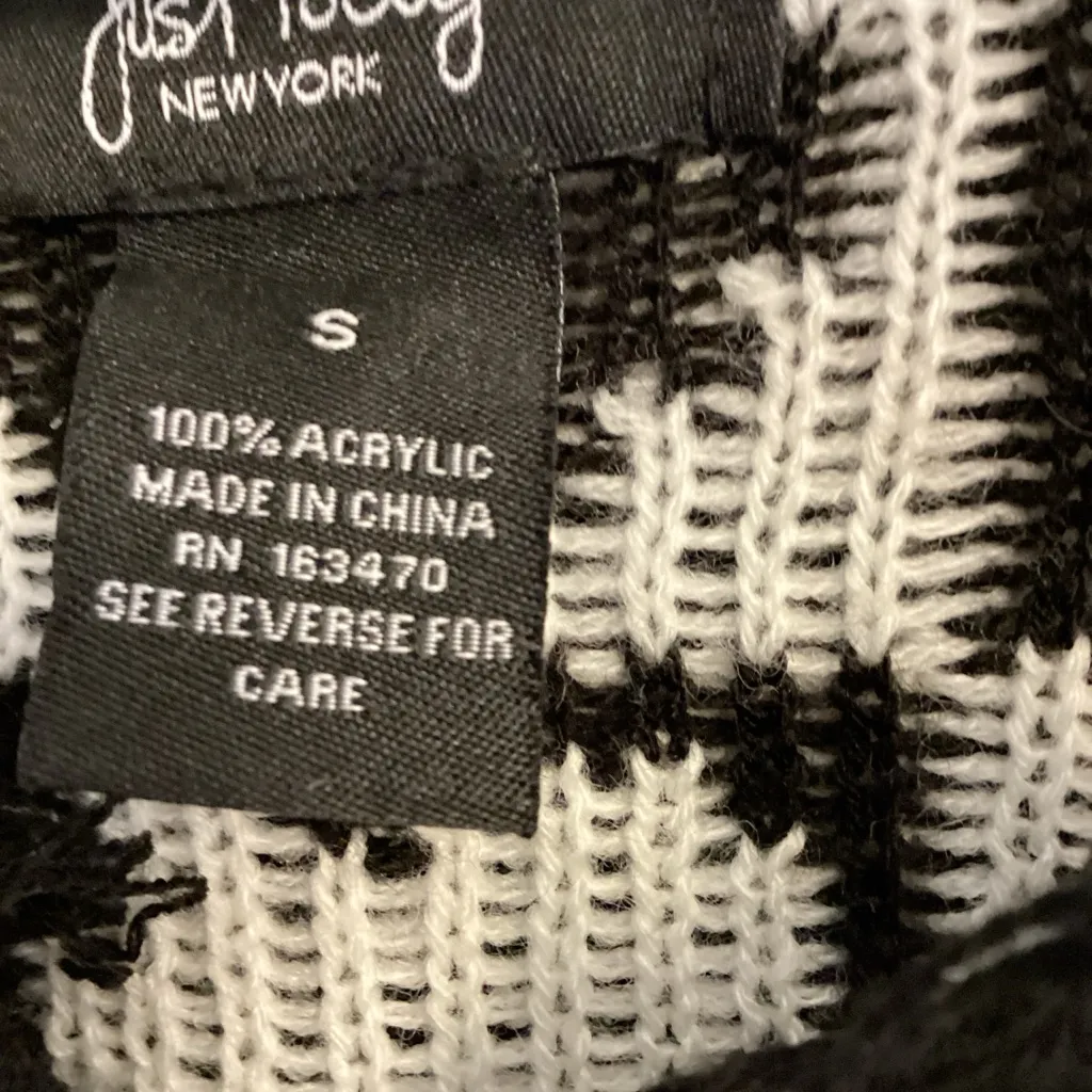 Frayed Heart Pattern Sweater - Image 3