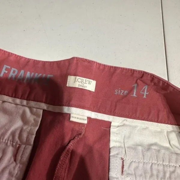 J.‎ Crew Women’s 9" Frankie bermuda chino short Size 14 Pink - Image 4