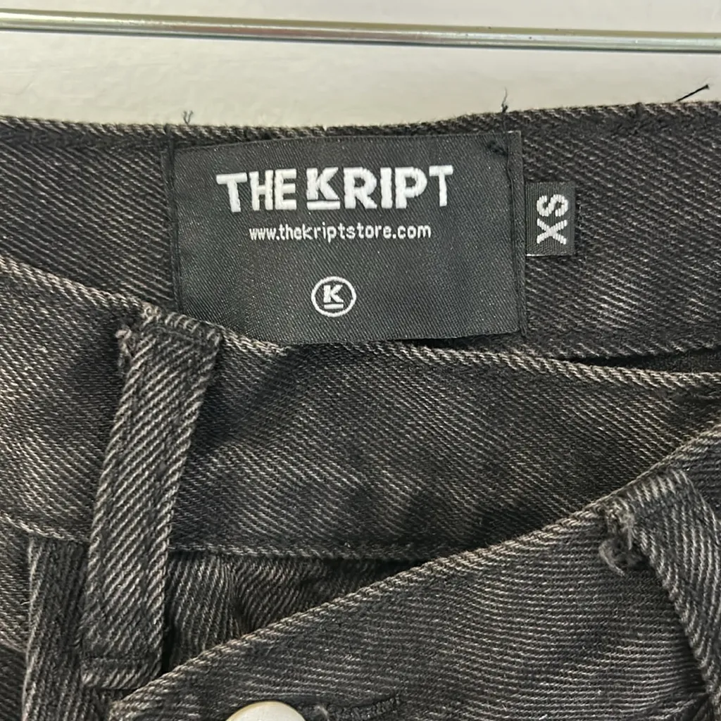 The Kript Gavin Boyfriend Crossover Waist Jeans Washed Black - Image 5