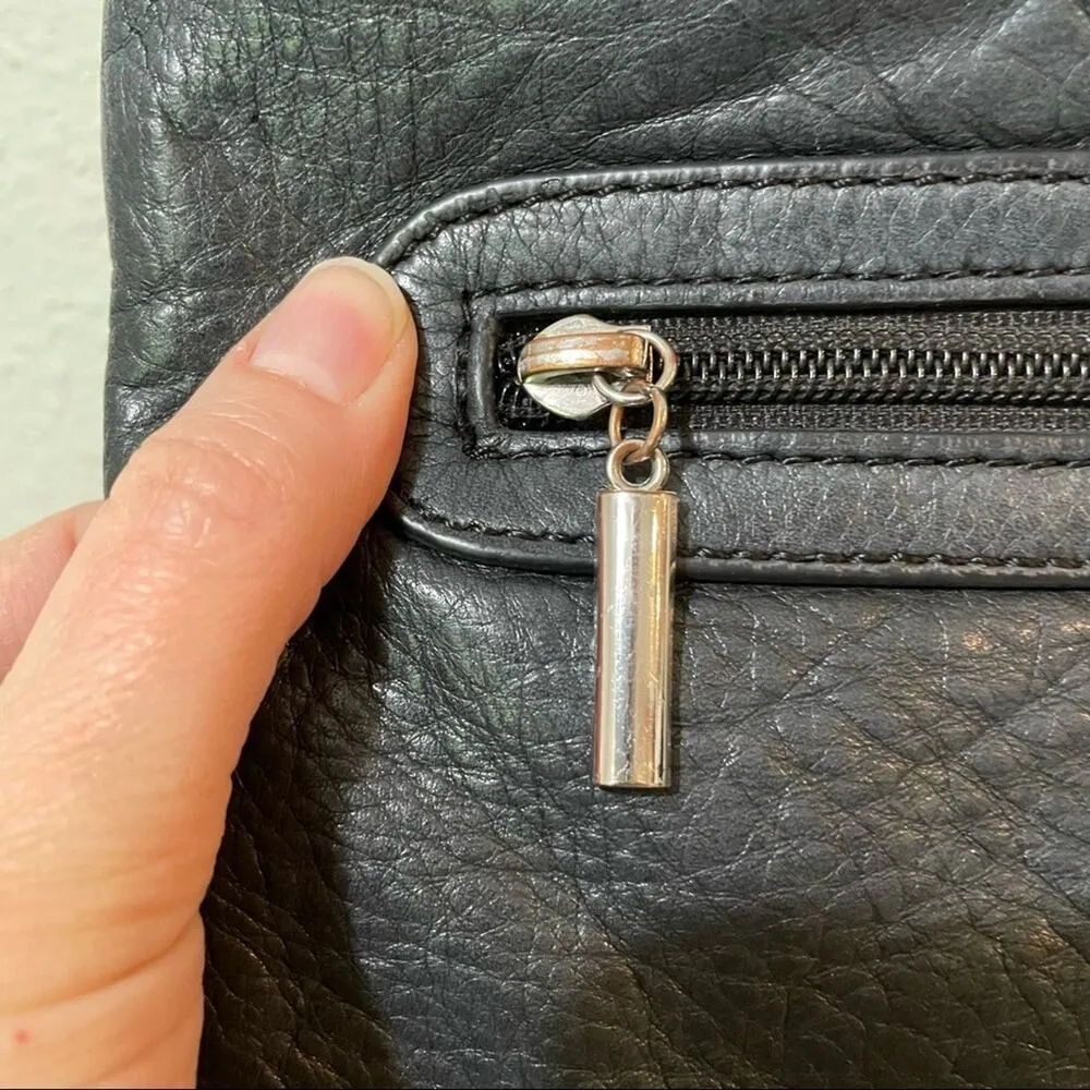 Margot Grey Leather Crossbody Handbag Black - Image 3