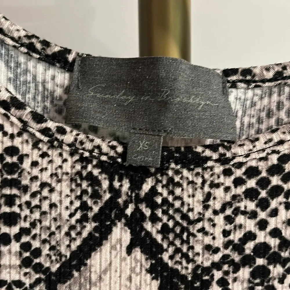 NWOT Sunday In Brooklyn Ashton Snakeprint Puff Sleeve Top Women Size XS - Image 3