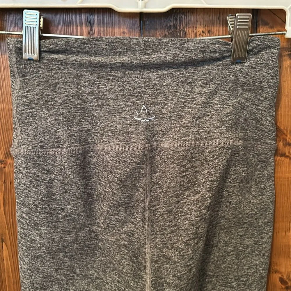 Beyond Yoga Stripe Down High Waisted MIDI Legging, Size S - Image 3