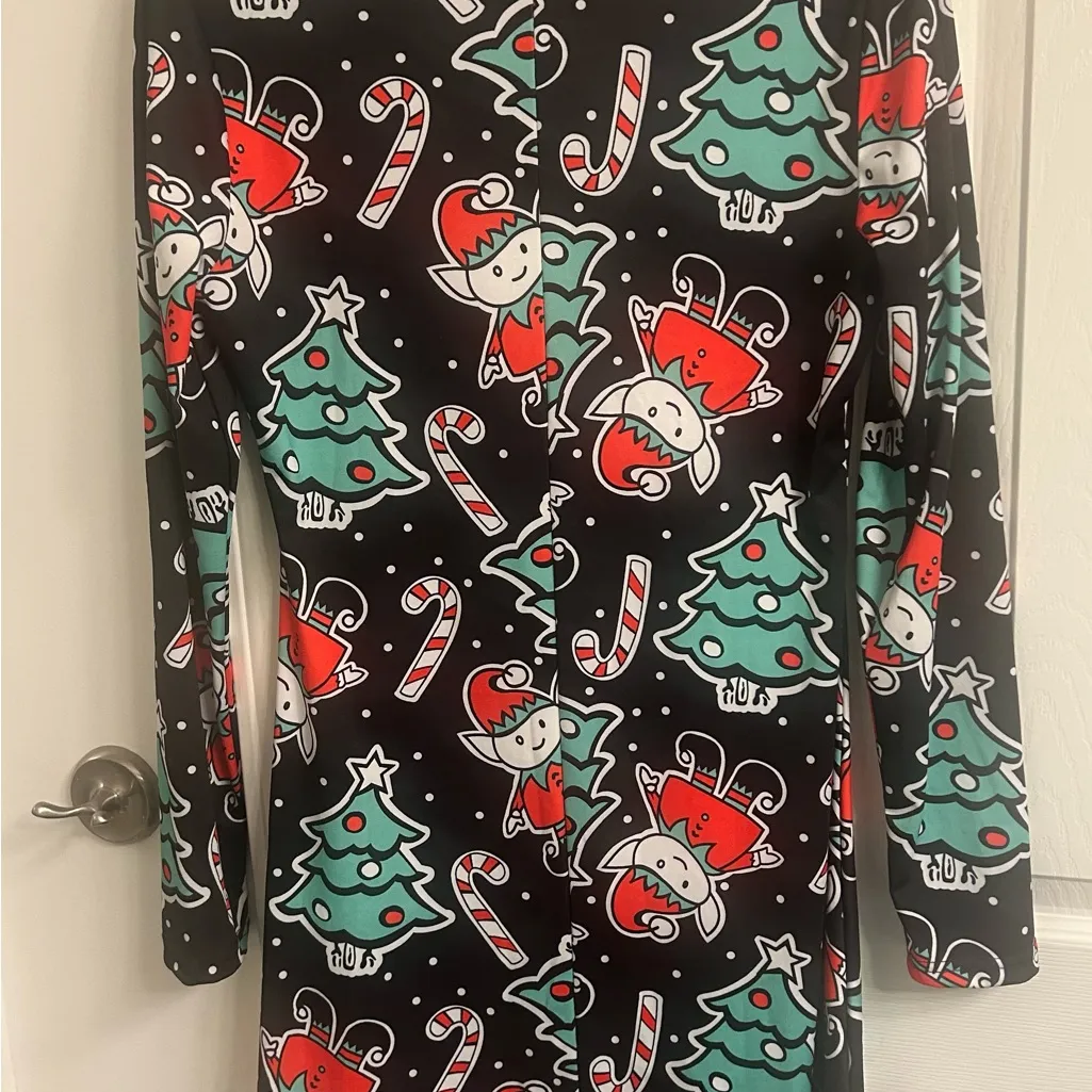 Festive Holiday Dress with Elf and Tree Print Black - Image 5