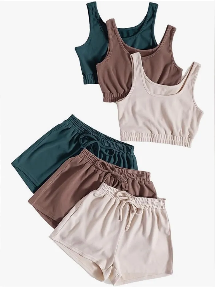 Elegant Women's Pajama Set in emerald green - Image 2