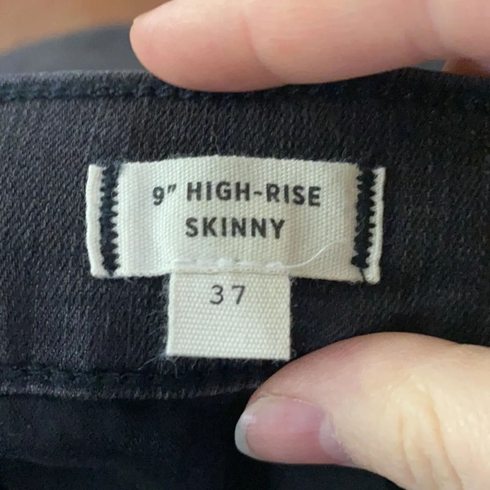 Madewell 9" Mid-Rise Skinny Jeans in Black Sea plus size 37 - Image 11