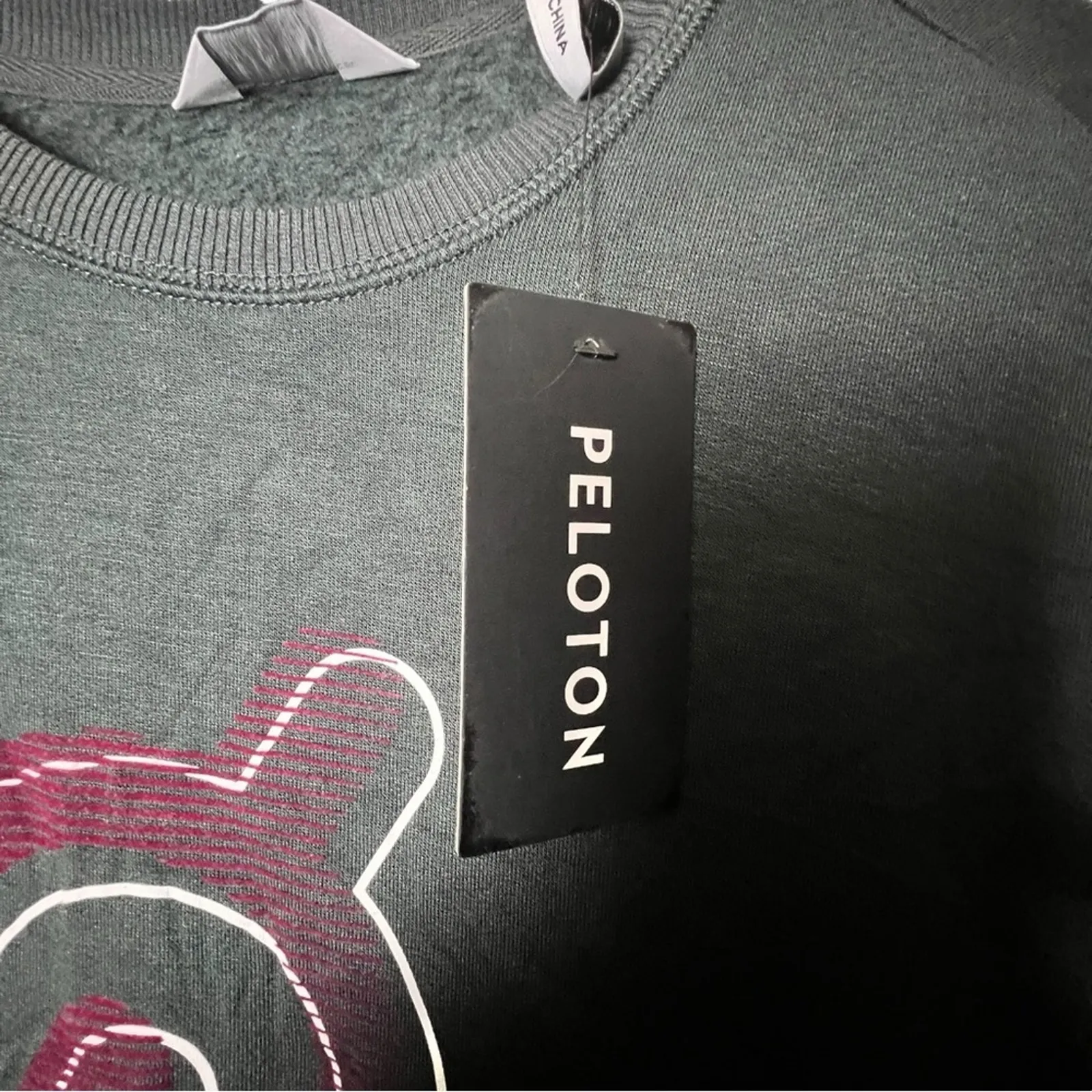 Peloton Women's Crewneck Long Sleeve Weekender Side Split Logo Pullover NWT Sz M - Image 8