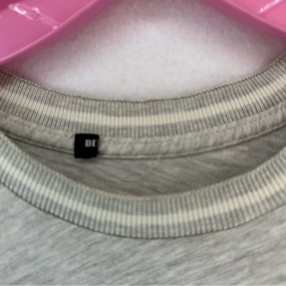 Brandy Melville Basic Cropped Short Sleeve T Shirt Striped Neck One Size Gray - Image 3