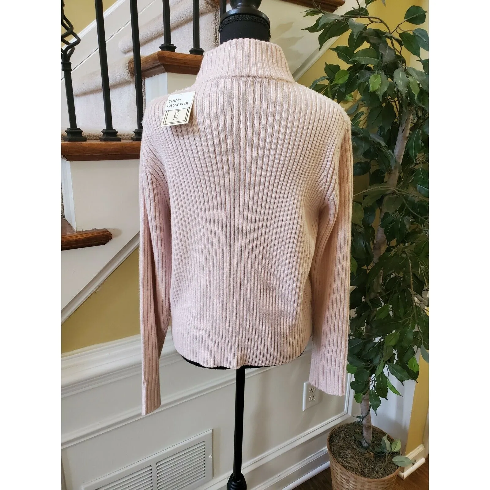 Divine Heart M Cardigan Pink Sweater Faux Fur Design Size M - Image 5