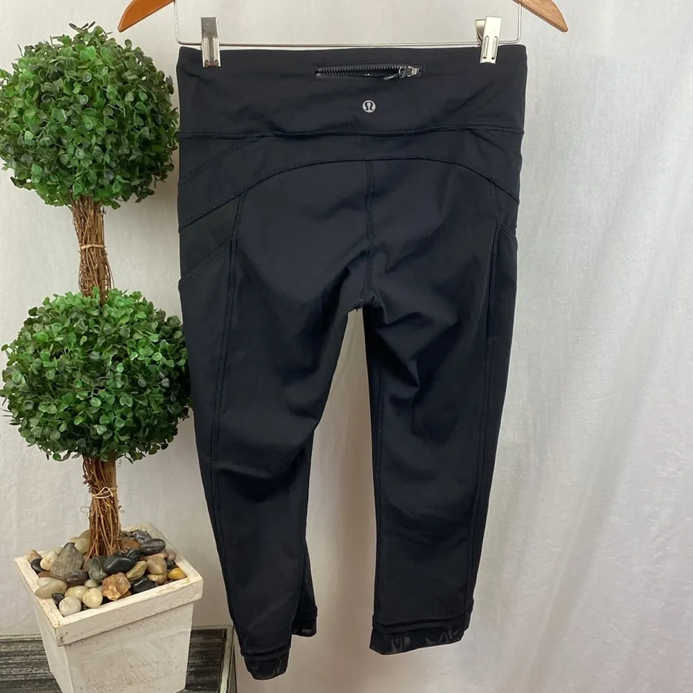 Lululemon Black Crop Media Pocket Zip Waist Pocket Leggings Pants 6 - Image 2