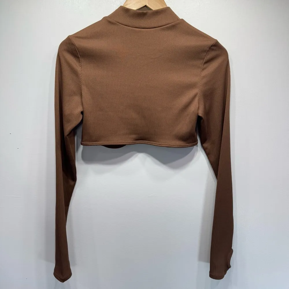 Brown Ribbed Cropped Mock Neck Long Sleeve Top with Thumb Holes Divided by H&M - Image 8