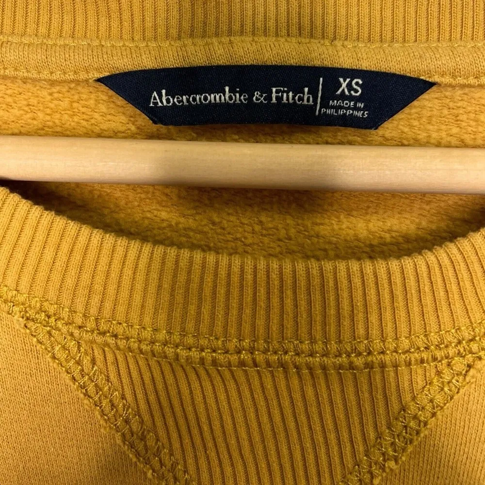 Abercrombie Fitch Top Womens XS Felt Logo Sweatshirt Academic Rugby Yellow - Image 10