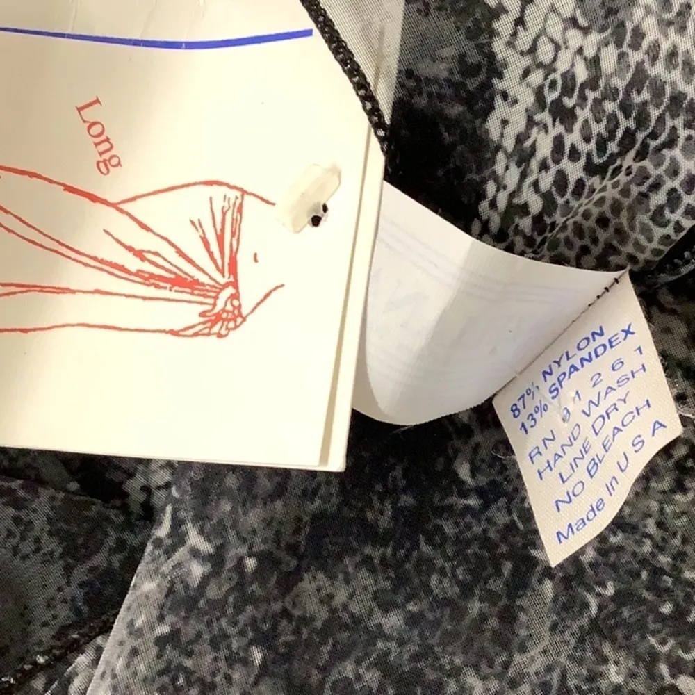 Zuliana Animal Print Long Sarong. Made In USA. New WithTags. Black Size undefined - Image 4